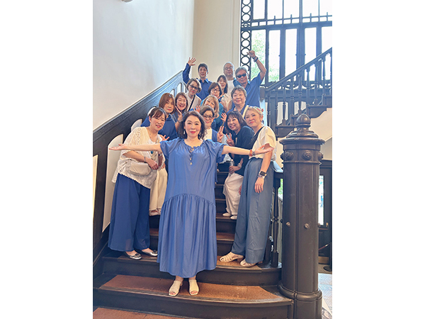 Akko's Family Gospel Choir